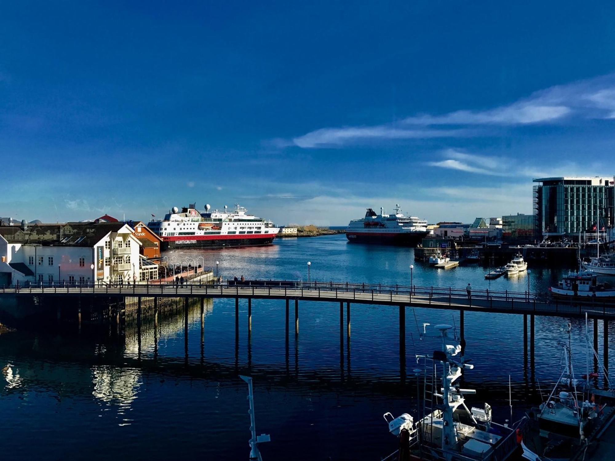 Svolvaer Havn Apartments ภายนอก รูปภาพ